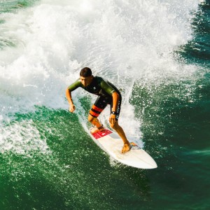 九游娱乐官方平台-英超边路快攻频频奏效，现象级表现引关注，英超顶级边锋