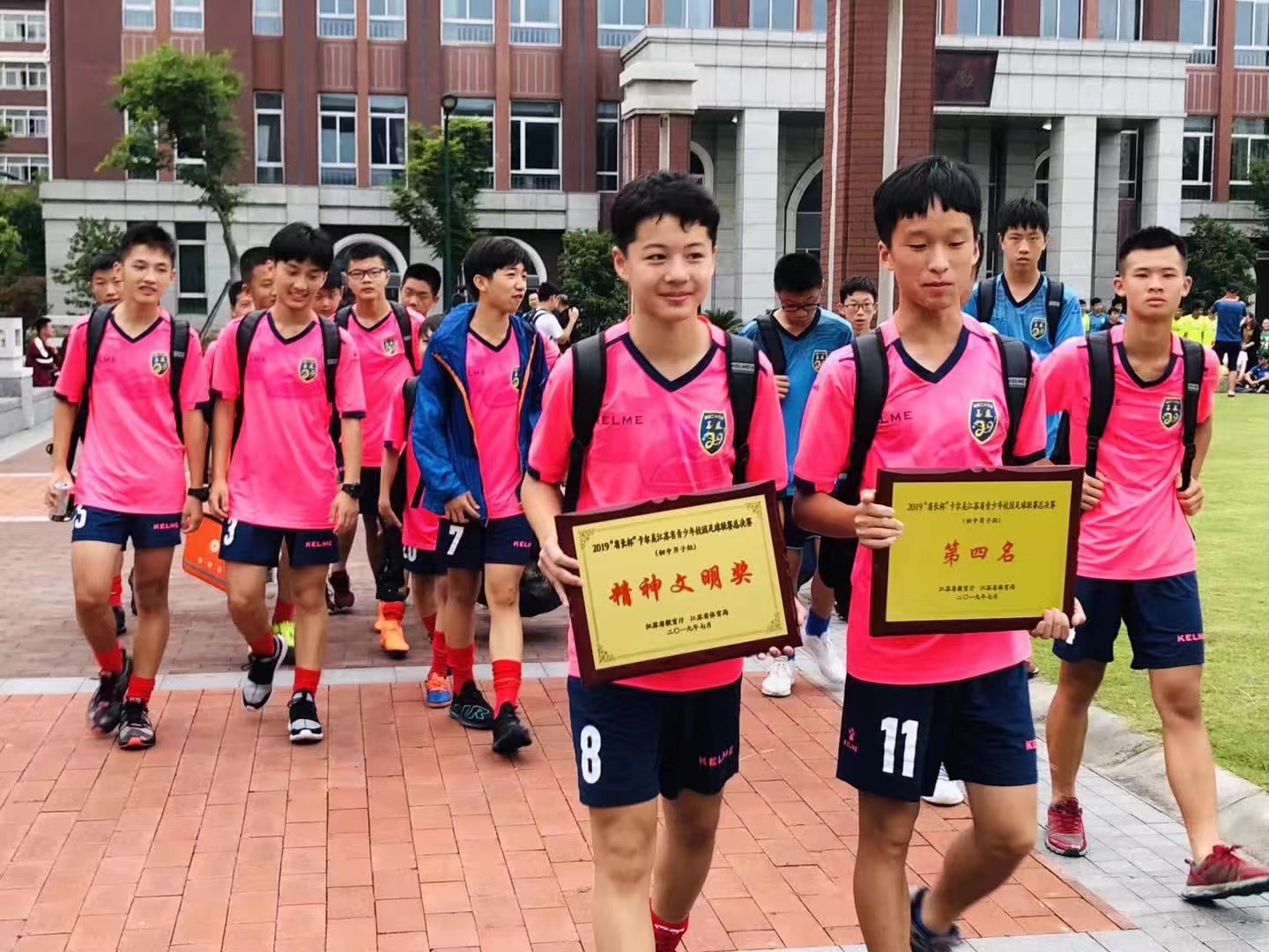 性能优良新型青训装备频出，行业科技创新不断推进的简单介绍