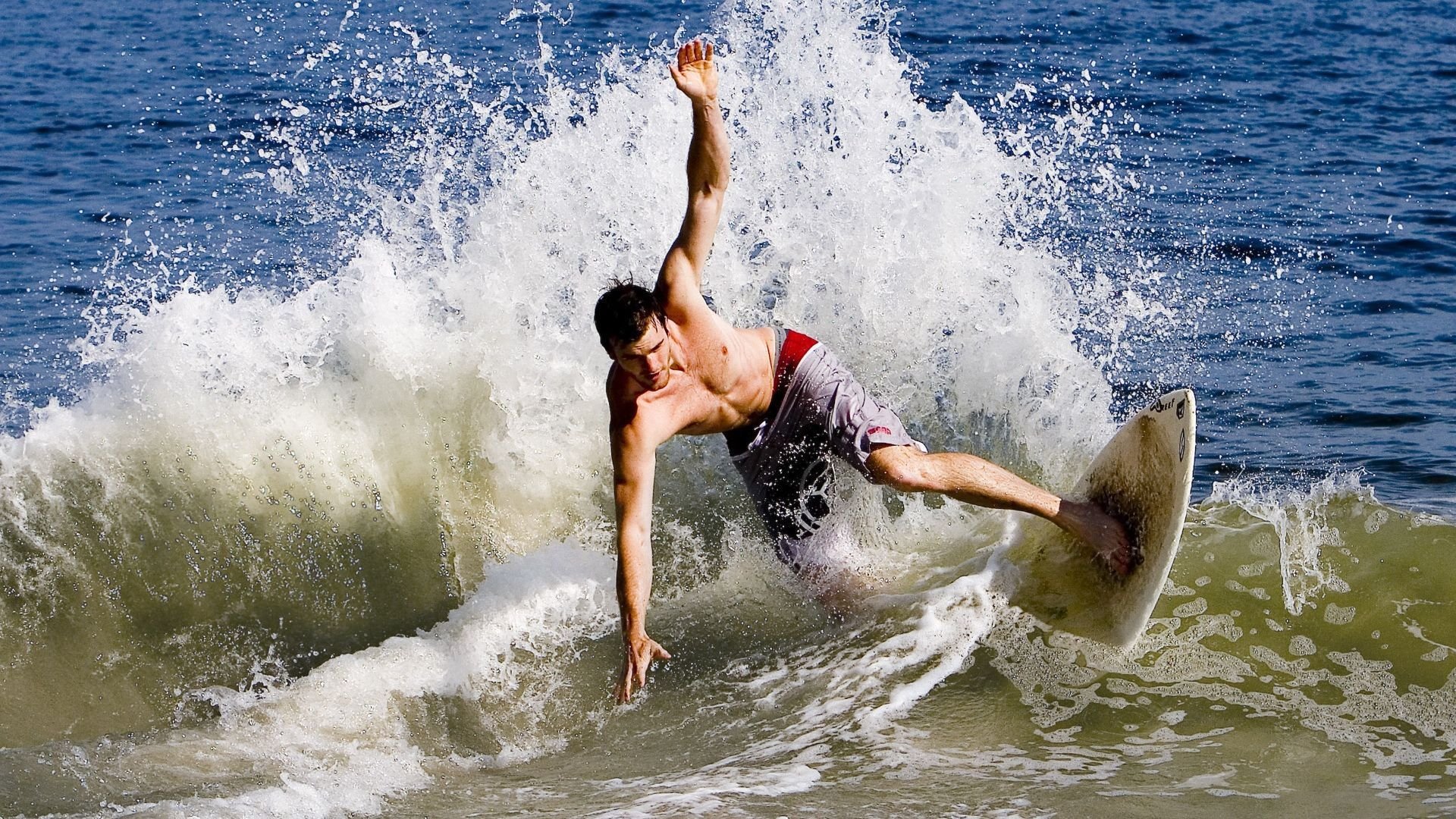 “战术大比拼：两支强队的攻守大变革带来什么样的结果？”