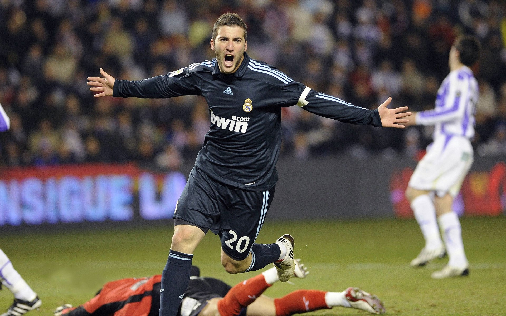 德甲：门兴3-0大胜奥格斯堡，防线稳固无比，门兴1_1奥格斯堡